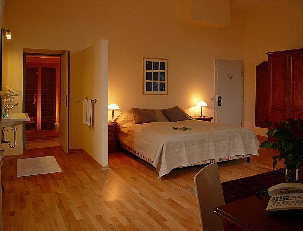 Hotel Schloss Spyker Glowe Chambre photo